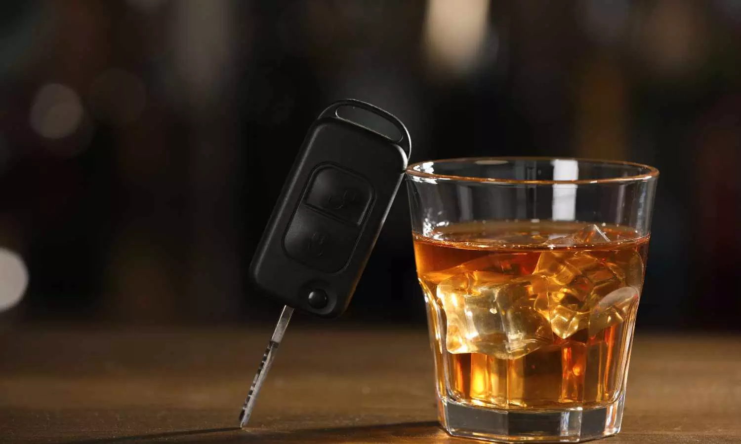 ఈ కొత్త సంవత్సర వేడుకలను సురక్షితంగా జరుపుకోండి: డ్రంక్ అండ్ డ్రైవ్ మరియు బహిరంగ అల్లర్లపై పోలీసుల హెచ్చరిక ఈ కొత్త సంవత్సర వేడుకలను సురక్షితంగా జరుపుకోండి: డ్రంక్ అండ్ డ్రైవ్ మరియు బహిరంగ అల్లర్లపై పోలీసుల హెచ్చరిక