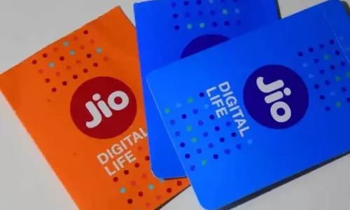 New Year 2026: Jio రీచార్జ్ ఆఫర్ డేటా, కాల్స్ మరియు ఎంటర్‌టైన్‌మెంట్ కోసం టాప్ చాయిస్