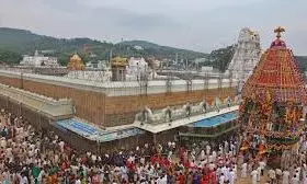 Tirumala: నేటి నుంచి టోకెన్లు లేని భక్తులకు వైకుంఠ ద్వార దర్శనం.. క్యూలైన్లలో భక్తుల సందడి! Tirumala: నేటి నుంచి టోకెన్లు లేని భక్తులకు వైకుంఠ ద్వార దర్శనం.. క్యూలైన్లలో భక్తుల సందడి!