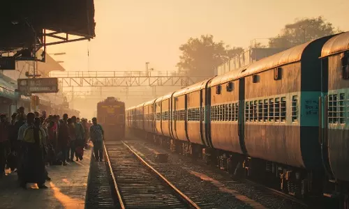 సంక్రాంతికి ప్రత్యేక రైళ్లు: కాజీపేట మీదుగా 16 సర్వీసులు
