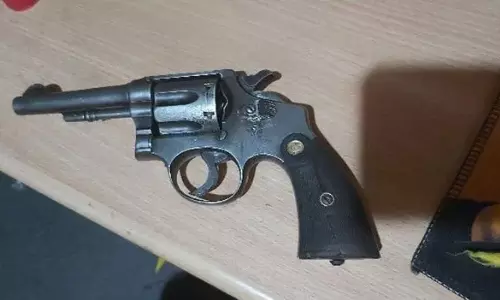 Hyderabad: లైసెన్స్ లేకుండా తుపాకీ.. వ్యక్తి అరెస్ట్ Hyderabad: లైసెన్స్ లేకుండా తుపాకీ.. వ్యక్తి అరెస్ట్