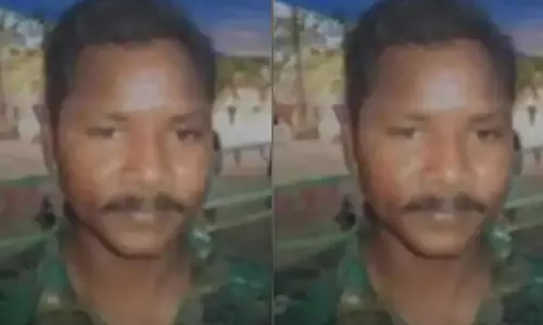 Maoist Surrender: మావోయిస్టులకు భారీ ఎదురుదెబ్బ.. హిడ్మా సన్నిహితుడు బరిసె దేవా లొంగుబాటు