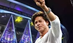 SRK is a Traitor: నాలుక కోస్తే రూ. లక్ష రివార్డు! కేకేఆర్ ఓనర్పై హిందూ మహాసభ సంచలన వ్యాఖ్యలు SRK is a Traitor: నాలుక కోస్తే రూ. లక్ష రివార్డు! కేకేఆర్ ఓనర్పై హిందూ మహాసభ సంచలన వ్యాఖ్యలు