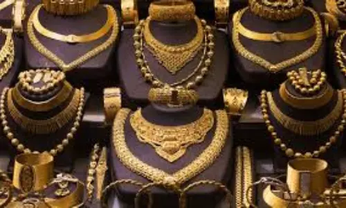 Gold- Silver Rates Today: జోరుపెంచిన బంగారం -వెండి.. జనవరి 3వ తేదీ ధరలు ఎలా ఉన్నాయంటే..? Gold- Silver Rates Today: జోరుపెంచిన బంగారం -వెండి.. జనవరి 3వ తేదీ ధరలు ఎలా ఉన్నాయంటే..?