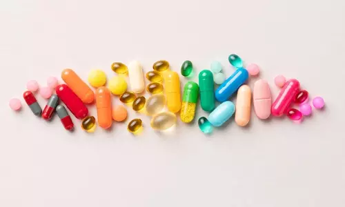 Multivitamin Side Effects: నీరసంగా ఉందని విటమిన్ టాబ్లెట్లు మింగుతున్నారా? తస్మాత్ జాగ్రత్త Multivitamin Side Effects: నీరసంగా ఉందని విటమిన్ టాబ్లెట్లు మింగుతున్నారా? తస్మాత్ జాగ్రత్త