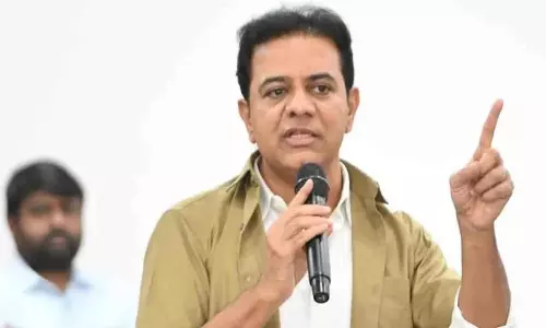 KTR: ఆటో డ్రైవర్లను అక్రమంగా అరెస్టు చేయడం సరికాదు KTR: ఆటో డ్రైవర్లను అక్రమంగా అరెస్టు చేయడం సరికాదు