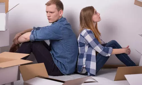 Marriage Tips: మాటలు, సమయం తగ్గితే ప్రేమ కూడా తగ్గిపోతుందా? దాంపత్యంలో అసలు సమస్య ఇదేనా? Marriage Tips: మాటలు, సమయం తగ్గితే ప్రేమ కూడా తగ్గిపోతుందా? దాంపత్యంలో అసలు సమస్య ఇదేనా?