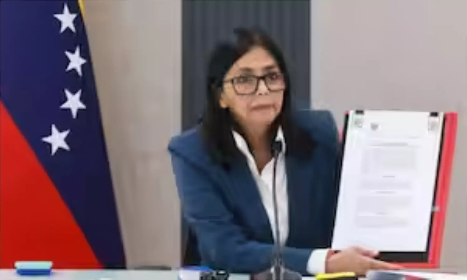 Venezuela political crisis: మదురో అరెస్టుతో వెనిజులాలో అధికార మార్పు.. తాత్కాలిక అధ్యక్షురాలిగా డెల్సీ రోడ్రిగ్జ్..!! Venezuela political crisis: మదురో అరెస్టుతో వెనిజులాలో అధికార మార్పు.. తాత్కాలిక అధ్యక్షురాలిగా డెల్సీ రోడ్రిగ్జ్..!!