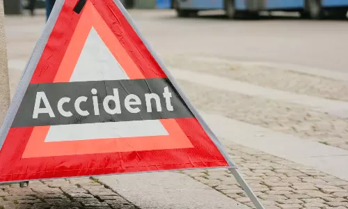 Kerala Family Shock: అబుదాబి రోడ్ ప్రమాదంలో నలుగురు భారతీయులు మృతి… తల్లితండ్రులకు తీవ్ర గాయాలు! Kerala Family Shock: అబుదాబి రోడ్ ప్రమాదంలో నలుగురు భారతీయులు మృతి… తల్లితండ్రులకు తీవ్ర గాయాలు!