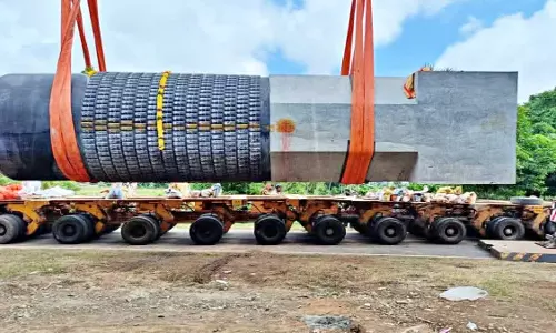 World’s Largest Shivling: బీహార్‌లో నిలిచిన ప్రపంచంలోనే అతిపెద్ద శివలింగం తరలింపు