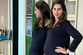 ఉపాసన బేబీ బంప్ వైరల్: సరోగసీ వార్తలకు చెక్ పెట్టిన మెగా కోడలు.. త్వరలో కవలలకు జన్మ! ఉపాసన బేబీ బంప్ వైరల్: సరోగసీ వార్తలకు చెక్ పెట్టిన మెగా కోడలు.. త్వరలో కవలలకు జన్మ!