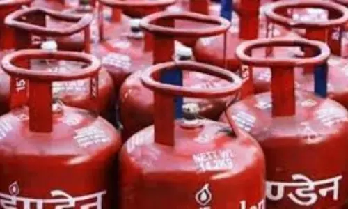 GAS Subsidy: గ్యాస్ వినియోగదారులకు బిగ్ షాక్.. వారికి సబ్సిడీ నిలిపివేత.. పూర్తి వివరాలివే..!! GAS Subsidy: గ్యాస్ వినియోగదారులకు బిగ్ షాక్.. వారికి సబ్సిడీ నిలిపివేత.. పూర్తి వివరాలివే..!!
