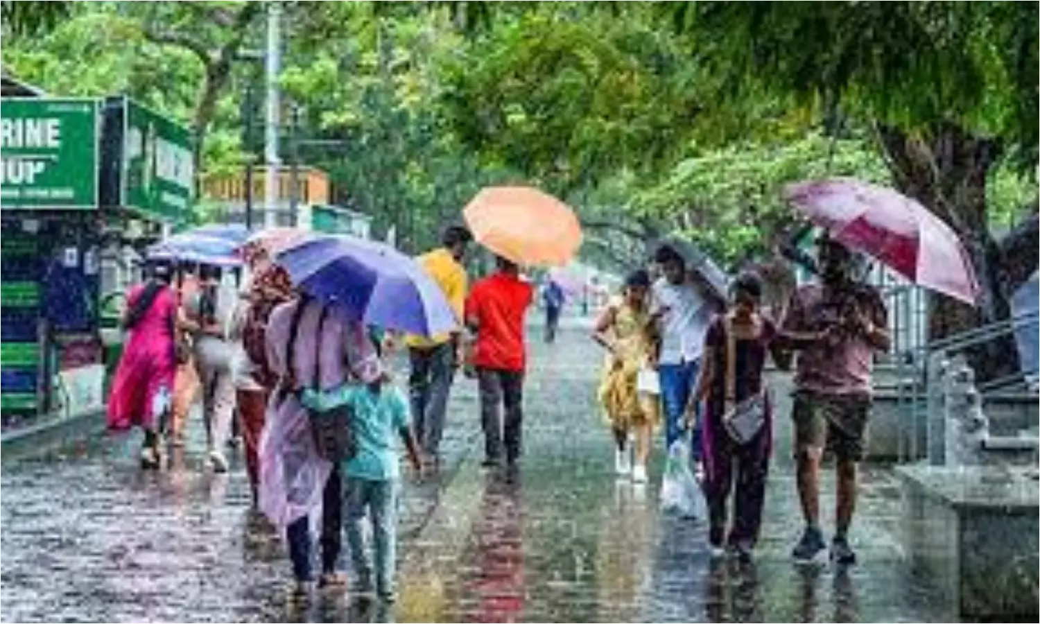 Rains Alert: బంగాళాఖాతంలో బలపడిన అల్పపీడనం.. వాయుగుండంగా మారే అవకాశం, ఏపీలో వర్షాలు..? Rains Alert: బంగాళాఖాతంలో బలపడిన అల్పపీడనం.. వాయుగుండంగా మారే అవకాశం, ఏపీలో వర్షాలు..?