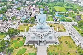 Amaravati: రెండో విడత భూ సమీకరణ షురూ 7 గ్రామాల్లో 16 వేల ఎకరాల సేకరణ.. రైతులకు ప్లాట్ల కేటాయింపుపై కీలక నిర్ణయం! Amaravati: రెండో విడత భూ సమీకరణ షురూ 7 గ్రామాల్లో 16 వేల ఎకరాల సేకరణ.. రైతులకు ప్లాట్ల కేటాయింపుపై కీలక నిర్ణయం!