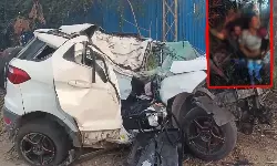 Mokila: చెట్టును ఢీకొన్న స్పోర్ట్స్ కారు.. నలుగురు విద్యార్థులు మృతి