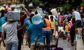 విచిత్రం: పెట్రోల్ కంటే నీళ్లే ఖరీదు.. లీటర్ వాటర్ బాటిల్ రూ. 224! ఈ దేశం పరిస్థితి చూస్తే షాక్ అవ్వాల్సిందే! విచిత్రం: పెట్రోల్ కంటే నీళ్లే ఖరీదు.. లీటర్ వాటర్ బాటిల్ రూ. 224! ఈ దేశం పరిస్థితి చూస్తే షాక్ అవ్వాల్సిందే!