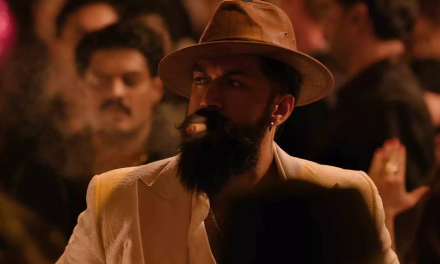 Movie Teaser: యశ్ టాక్సిక్ టీజర్ చూశారా? ఆ విజువల్స్ హాలీవుడ్ రేంజ్లో ఉన్నాయా? Movie Teaser: యశ్ టాక్సిక్ టీజర్ చూశారా? ఆ విజువల్స్ హాలీవుడ్ రేంజ్లో ఉన్నాయా?