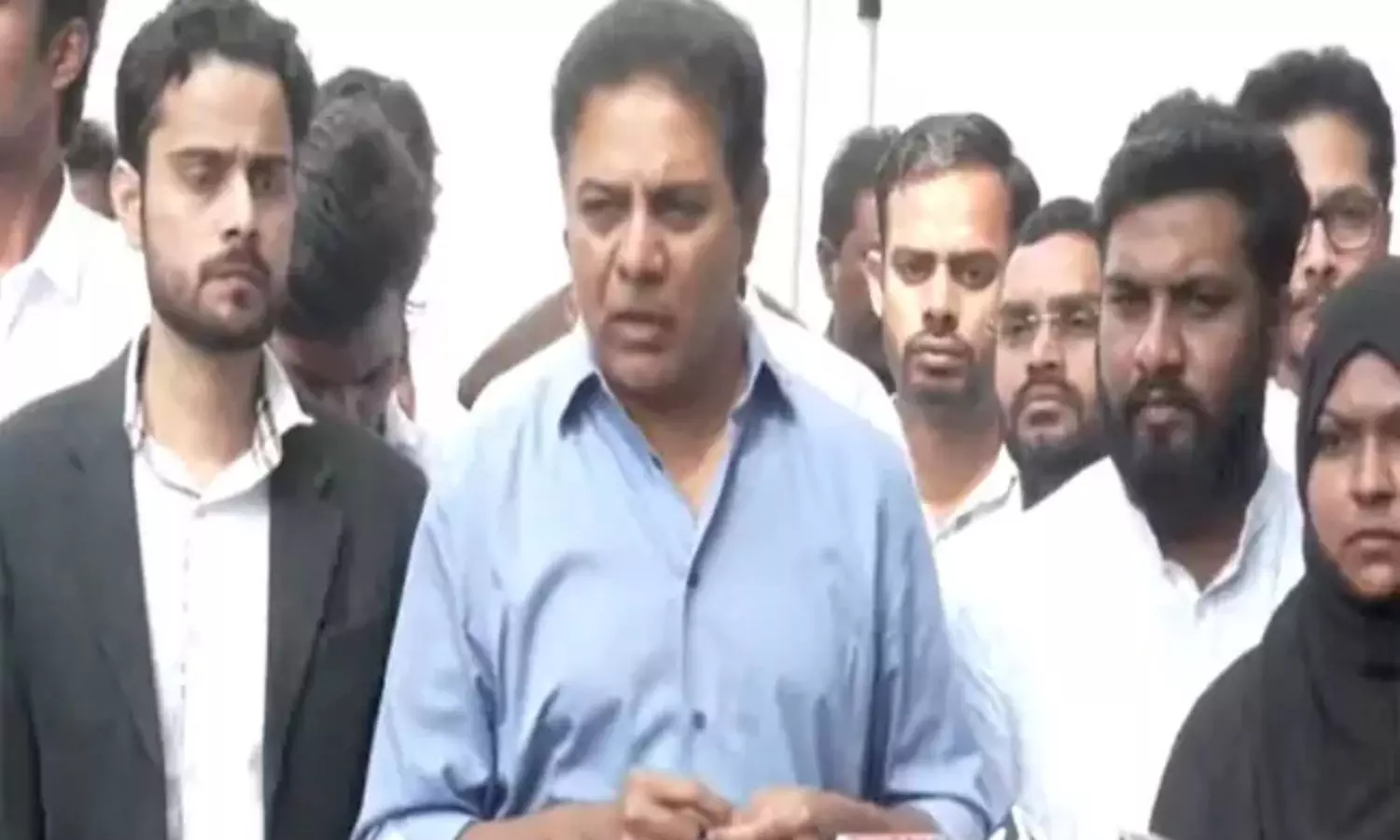 KTR: రాహుల్గాంధీకి మైనార్టీలపై ఉన్న ప్రేమ ఇదేనా...? KTR: రాహుల్గాంధీకి మైనార్టీలపై ఉన్న ప్రేమ ఇదేనా...?