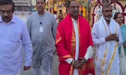 ISRO Space Mission: శ్రీవారి సేవలో ఇస్రో చైర్మన్ వి నారాయణన్.. 12 వ తేదీ పీఎస్ఎల్వీ-సి62 రాకెట్..!