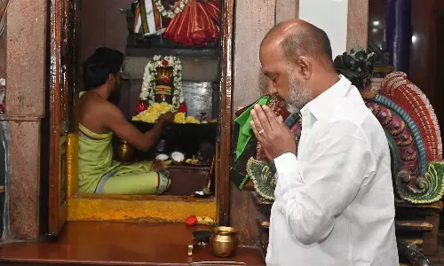 Bandi Sanjay Kumar: పంజాగుట్ట దుర్గ భవాని ఆలయాన్ని దర్శించుకున్న కేంద్ర మంత్రి బండి సంజయ్