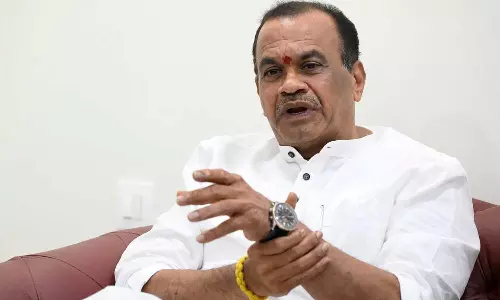 Komatireddy Venkat Reddy: సినిమా టికెట్ రేట్ల పెంపుతో నాకు సంబంధం లేదు