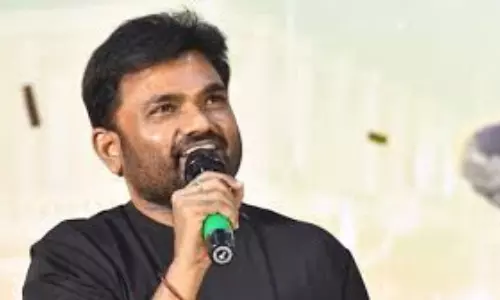 The Raja SaabTalk: రాజాసాబ్కు మిక్స్డ్ టాక్.. మారుతి ఏమన్నాడంటే? The Raja SaabTalk: రాజాసాబ్కు మిక్స్డ్ టాక్.. మారుతి ఏమన్నాడంటే?