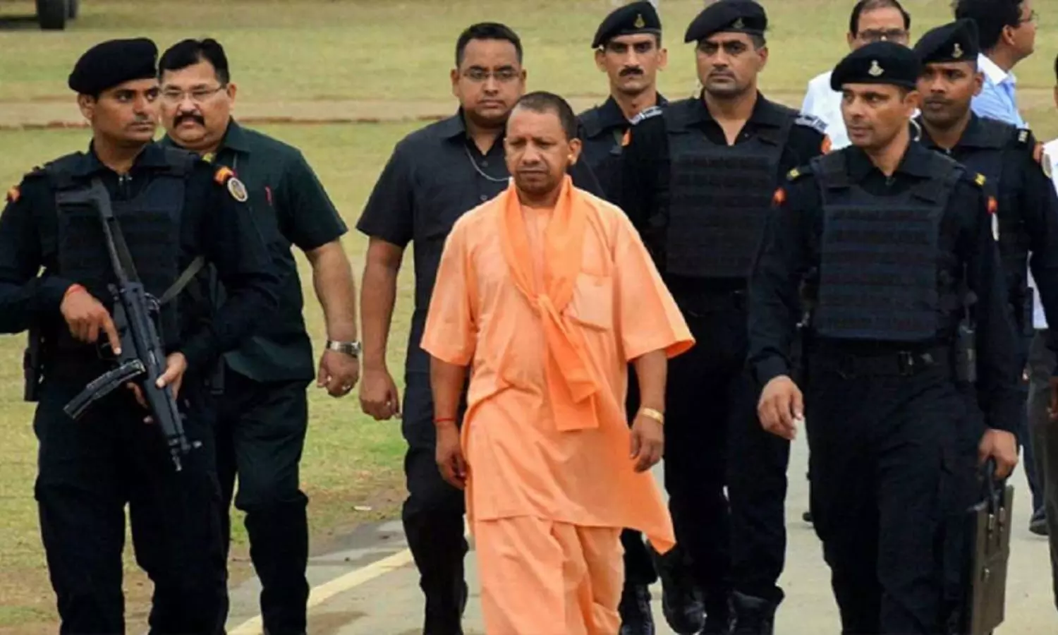 CM Yogi Adityanath Security: ఈ రాష్ట్ర సీఎం భద్రత కోసం ఏడాదికి ఎంత ఖర్చు చేస్తారో తెలిస్తే షాక్ అవ్వడం పక్కా..!! CM Yogi Adityanath Security: ఈ రాష్ట్ర సీఎం భద్రత కోసం ఏడాదికి ఎంత ఖర్చు చేస్తారో తెలిస్తే షాక్ అవ్వడం పక్కా..!!