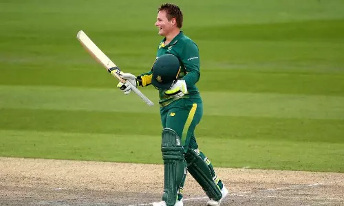 Lizelle Lee: లిజెల్లె లీ సంచలనం! 100 కిలోల బరువుతో మైదానాన్ని ఊపేస్తోంది! Lizelle Lee: లిజెల్లె లీ సంచలనం! 100 కిలోల బరువుతో మైదానాన్ని ఊపేస్తోంది!