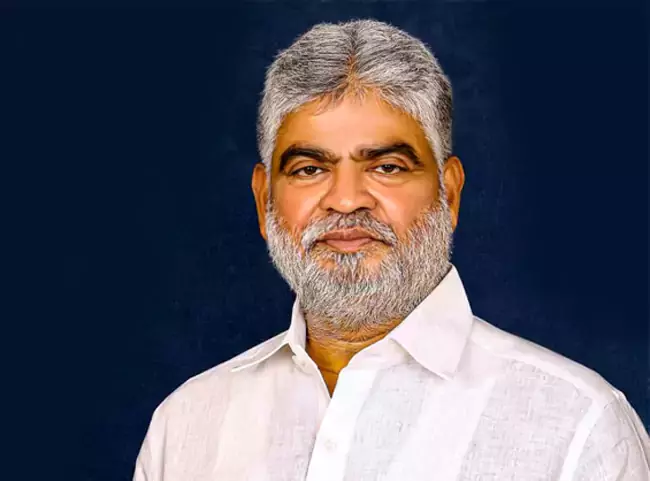 ఎమ్మెల్యేలకు స్పీకర్ క్లీన్ చిట్: పోచారం, యాదయ్య బీఆర్ఎస్ సభ్యులే!