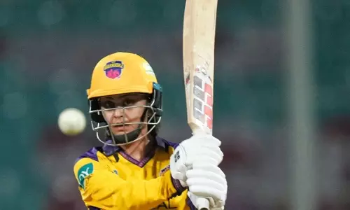 WPL 2026 : ముంబై బౌలర్ల పని పట్టిన యూపీ వారియర్స్..డీవై పాటిల్ స్టేడియంలో హర్లీన్ సునామీ