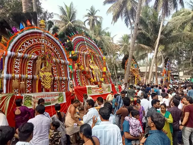 Konaseema: కోనసీమలో వైభవంగా ప్రభల ఉత్సవం ప్రారంభం