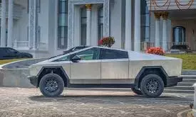 Tesla Cybertruck Creates Sensation in Amalapuram: కోనసీమ వీధుల్లో సైబర్ ట్రక్ హల్‌చల్.. ఫోటోల కోసం ఎగబడ్డ జనం!