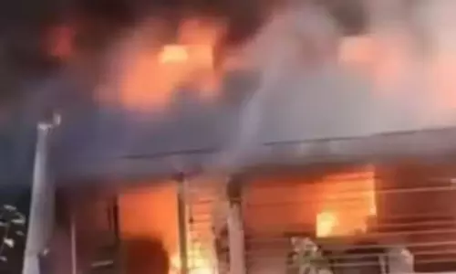 బంగ్లాదేశ్‌లో ఆగని హింస: హిందూ ఉపాధ్యాయుడి ఇంటికి నిప్పు.. 24 రోజుల్లో 9వ దాడి!