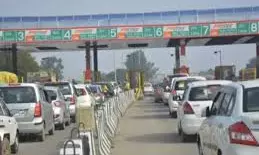 Big Alert for Commuters నో క్యాష్: టోల్‌గేట్ల వద్ద నగదు చెల్లింపులు రద్దు.. ఏప్రిల్ 1 నుంచి కొత్త రూల్స్!