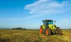 Tragedy in Kamareddy: డ్రైవర్ లేకుండానే పొలం దున్నుతున్న ట్రాక్టర్.. అసలు నిజం తెలిసి గ్రామస్తులు విలవిల!