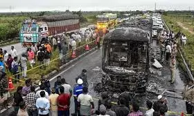 Road Accidents in AP: సంక్రాంతి తిరుగు ప్రయాణాల్లో విషాదం.. పలువురికి తీవ్ర గాయాలు!