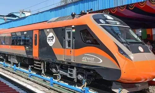 Vande Bharat Sleeper: వందేభారత్ స్లీపర్ ప్రయాణికులకు షాక్.. 8 గంటలు దాటితే టికెట్ డబ్బులు పోయినట్టే