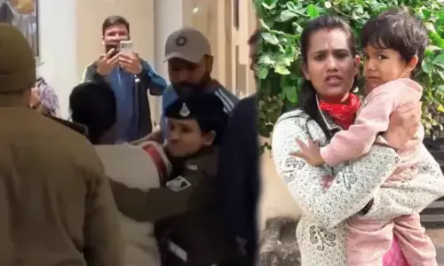 Rohit Sharma Security Breach: ‘సాయం చేయండి ప్లీజ్’.. రోహిత్‌ శర్మ వద్దకు దూసుకొచ్చిన మహిళ