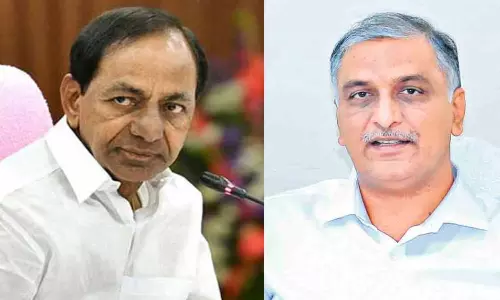 ఎర్రవెల్లి ఫామ్ హౌజ్‌లో కేసీఆర్‌తో భేటీ అయిన హరీష్ రావు