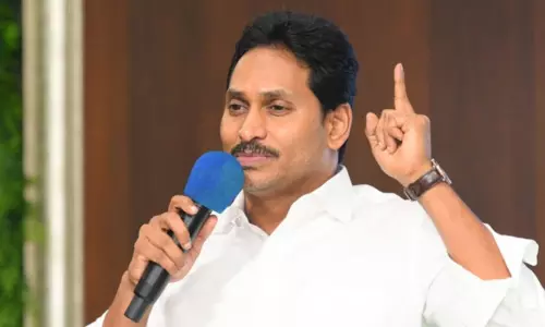 YS Jagan: వైసీపీ అధినేత జగన్  సంచలన నిర్ణయం.. మళ్లీ పాదయాత్రకు రెడీ!