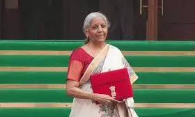 Budget 2026: రూ. 15 లక్షల వరకు పన్ను ఉండదా? వేతన జీవులకు భారీ ఊరట!