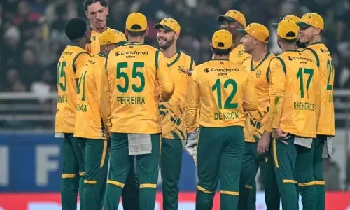 T20 World Cup 2026 : టీ20 వరల్డ్ కప్కు ముందు దక్షిణాఫ్రికాకు షాక్..టోర్నీ నుంచి ఇద్దరు స్టార్ ప్లేయర్లు అవుట్ T20 World Cup 2026 : టీ20 వరల్డ్ కప్కు ముందు దక్షిణాఫ్రికాకు షాక్..టోర్నీ నుంచి ఇద్దరు స్టార్ ప్లేయర్లు అవుట్