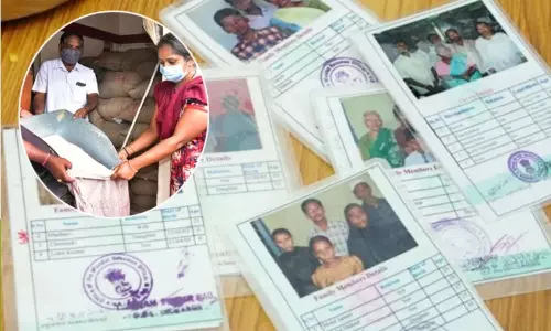 రేషన్ కార్డు దారులకు గుడ్ న్యూస్.. సన్న బియ్యంతో పాటు మరిన్ని సరుకులు..