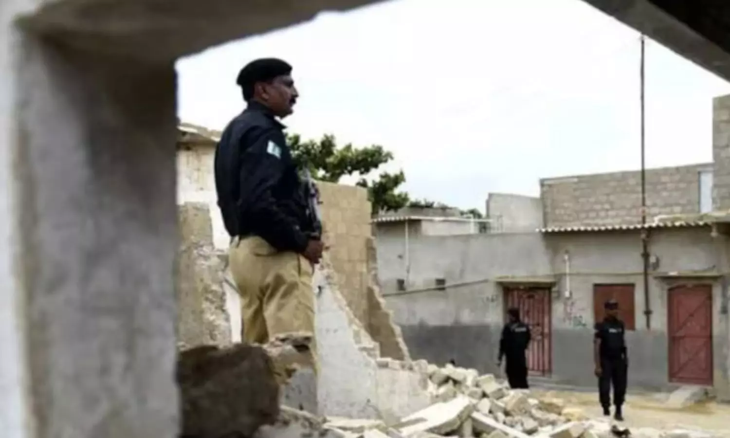 డ్యాన్స్ చేస్తూ ఎంజాయ్ చేస్తున్నారు.. ఇంతలో బాంబు పేలుడు: పెళ్లిలో మృత్యుఘోష.. ఒళ్లు గగుర్పొడిచే వీడియో వైరల్! డ్యాన్స్ చేస్తూ ఎంజాయ్ చేస్తున్నారు.. ఇంతలో బాంబు పేలుడు: పెళ్లిలో మృత్యుఘోష.. ఒళ్లు గగుర్పొడిచే వీడియో వైరల్!