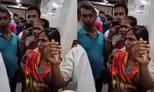 Viral Video : వందే భారత్ అంటే లోకల్ ట్రైన్ అనుకున్నారా? బీహార్‌లో టికెట్ లేకుండానే రైలు ఎక్కేసిన జనం
