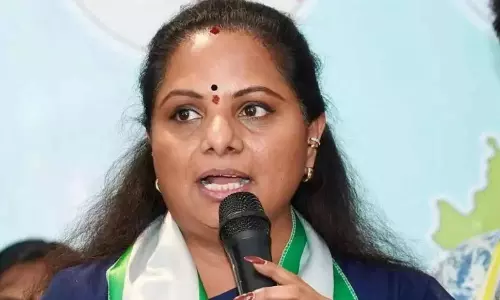 Telangana: సంతోష్ రావుపై కవిత హాట్ కామెంట్స్‌...గుంపు మేస్త్రీకి ప్రధాన గూఢచారి సంతోష్ రావు -కవిత