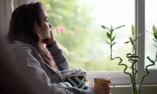 Loneliness: ఒంటరితనానికి కారణం ఇతరులు కాదు.. మన అలవాట్లే..!