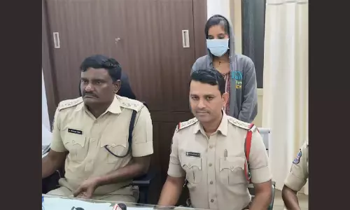 Vikarabad: వికారాబాద్‌లో దారుణం.. ప్రేమ కోసం తల్లిదండ్రులను హతమార్చిన కుమార్తె