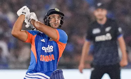 Shivam Dube : వైజాగ్ లో సిక్సర్ల జాతర..15 బంతుల్లోనే ఫిఫ్టీ..ఒకే ఓవర్లో 29 పరుగులు..దూబే ఊచకోత Shivam Dube : వైజాగ్ లో సిక్సర్ల జాతర..15 బంతుల్లోనే ఫిఫ్టీ..ఒకే ఓవర్లో 29 పరుగులు..దూబే ఊచకోత