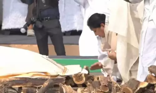 Ajit Pawar Funeral: ముగిసిన అజిత్ పవార్ అంత్యక్రియలు.. బారామతిలో అశ్రునయనాల మధ్య ‘దాదా’కు వీడ్కోలు!